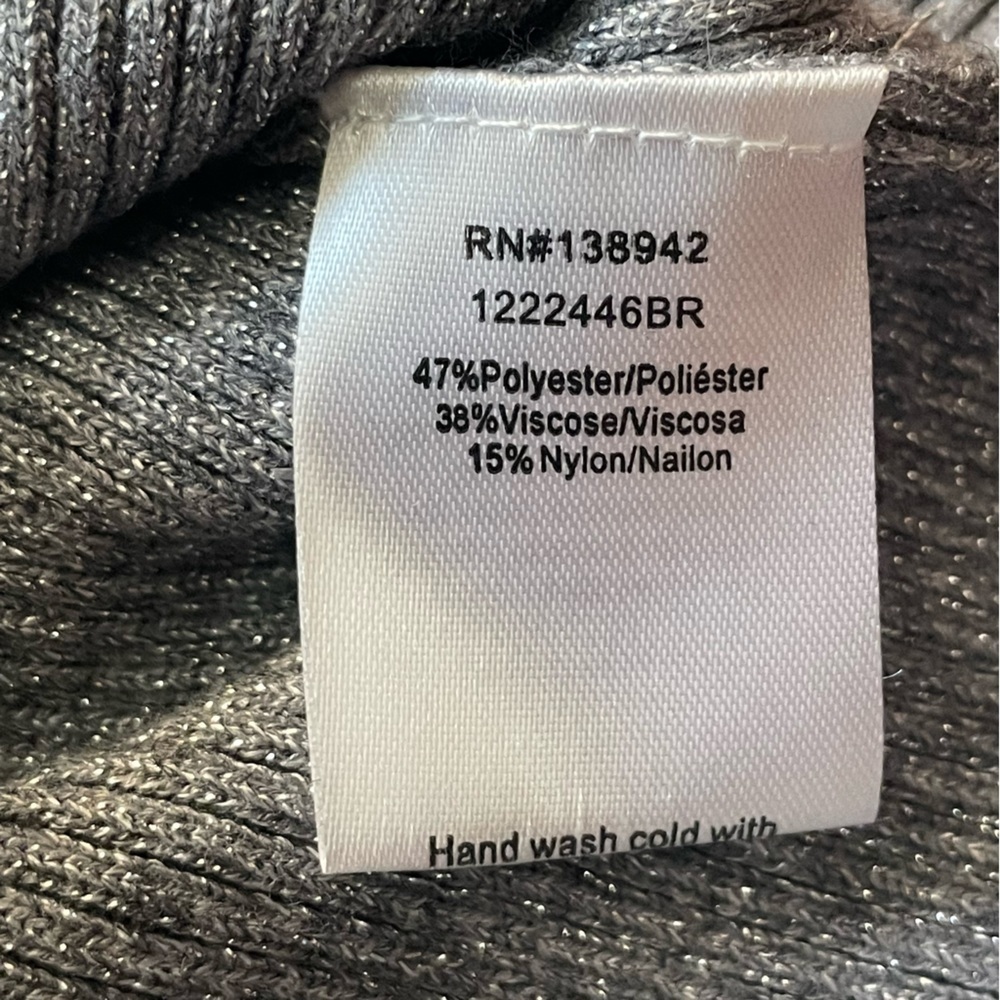 Ontwelfth Silver with rhinestones around neck Sweater Tank size small - Picture 6 of 10